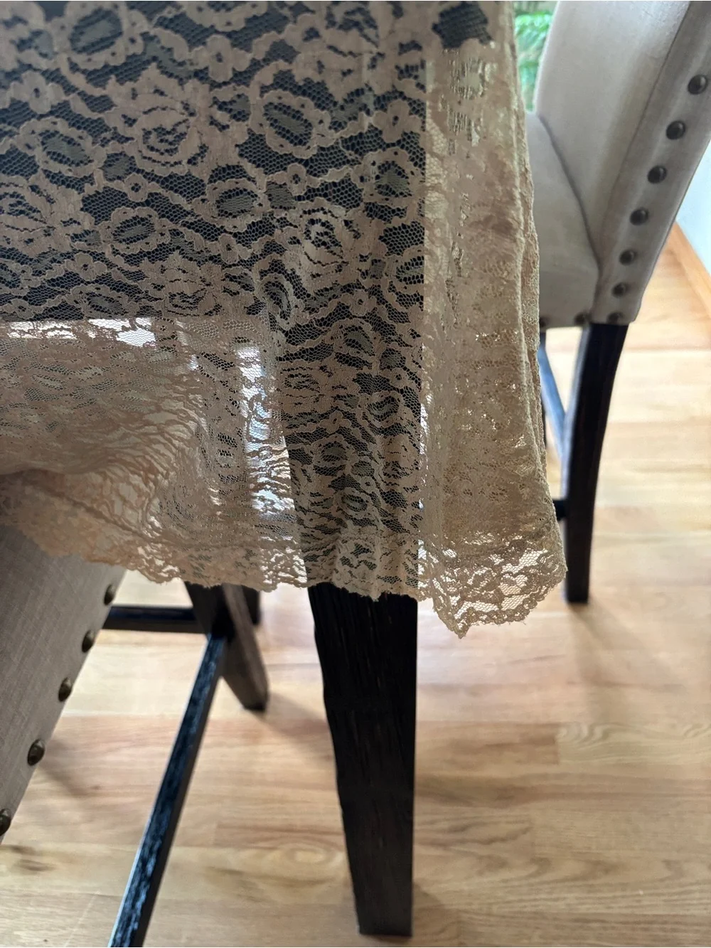 Vintage 70s Beige Lace Circular Tablecloth for Home Dining